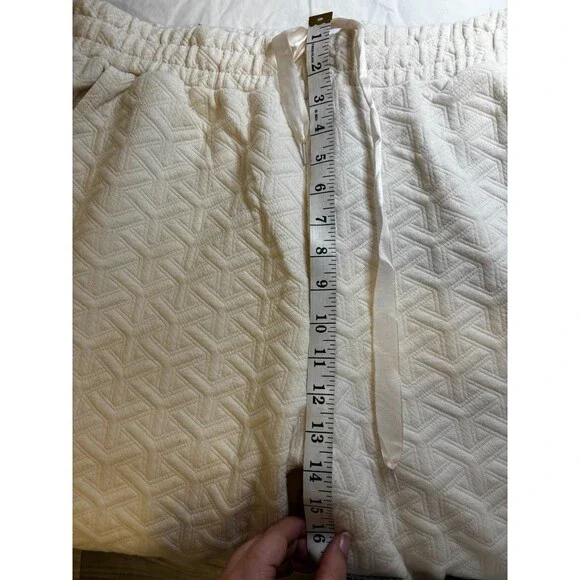 Simply Southern XXL Ivory Quilted Capri Pants Pearl Jewel Rhinestone Embellished - Picture 11 of 11